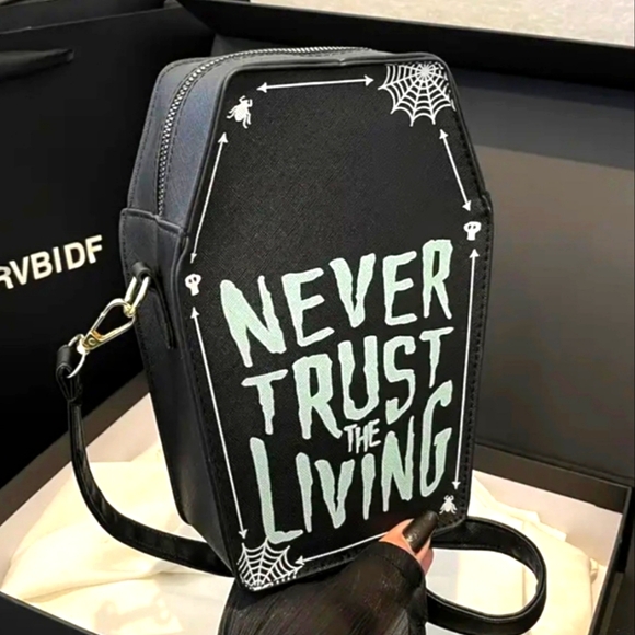 Handbags - Never Trust the Living Bag
